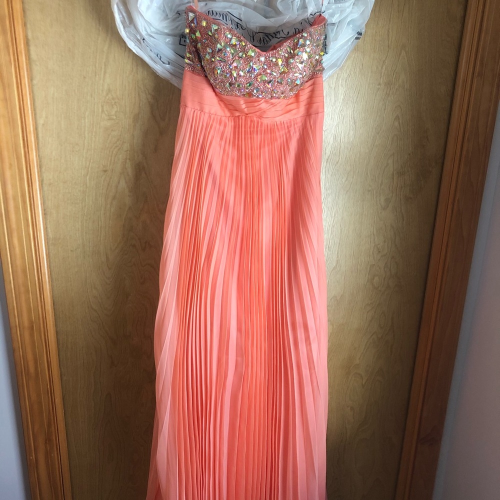 Prom dress pink with beads and sequined jewels - Picture 2 of 6